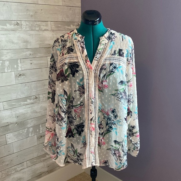 NWT TORRID Multicolor Floral Blouse with Crochet Trim - Picture 6 of 11